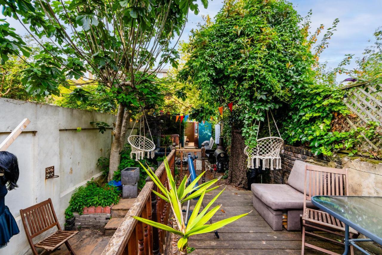 Double Room W/Projector & Garden Hot Tub Londres Extérieur photo