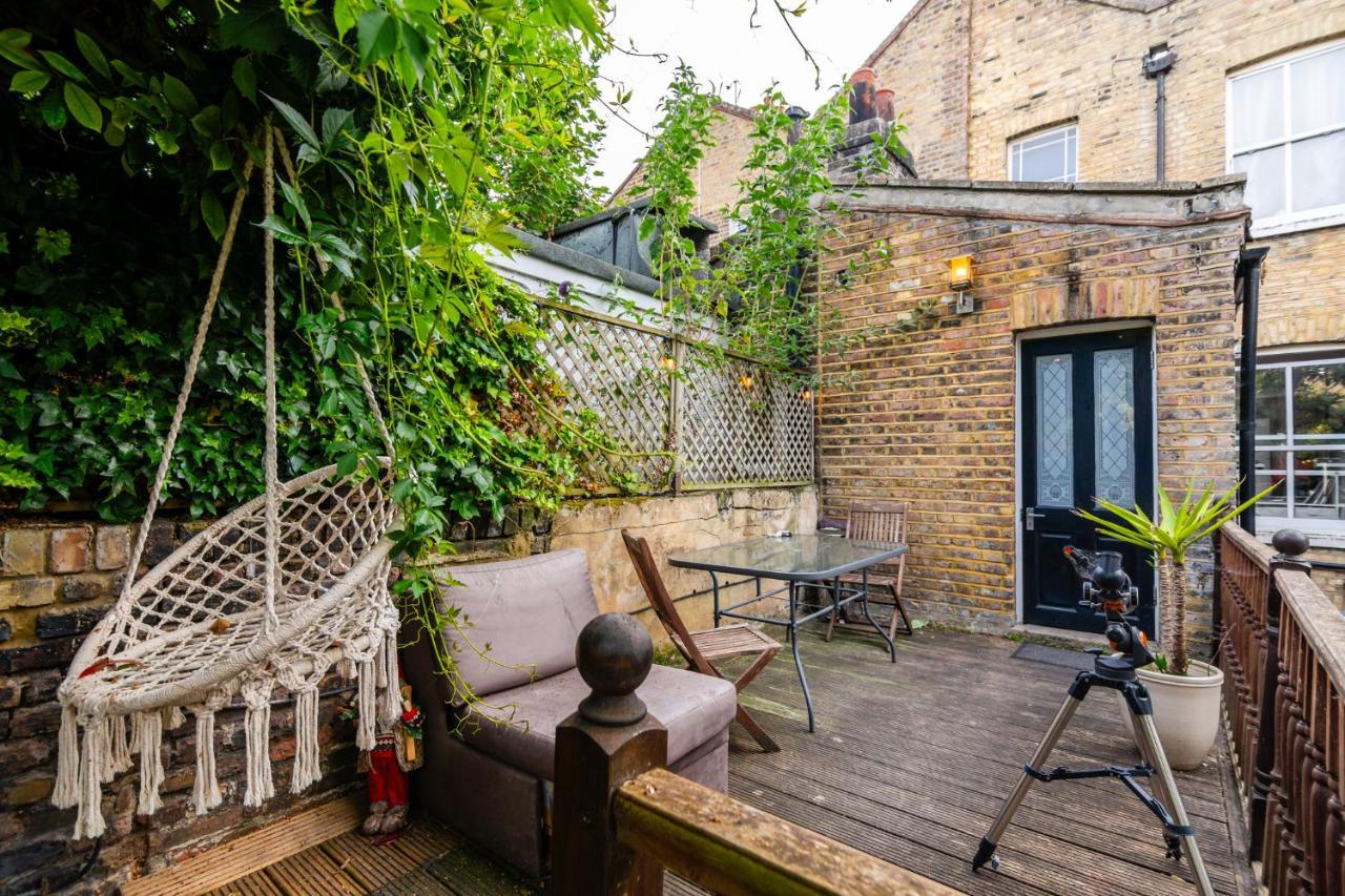 Double Room W/Projector & Garden Hot Tub Londres Extérieur photo