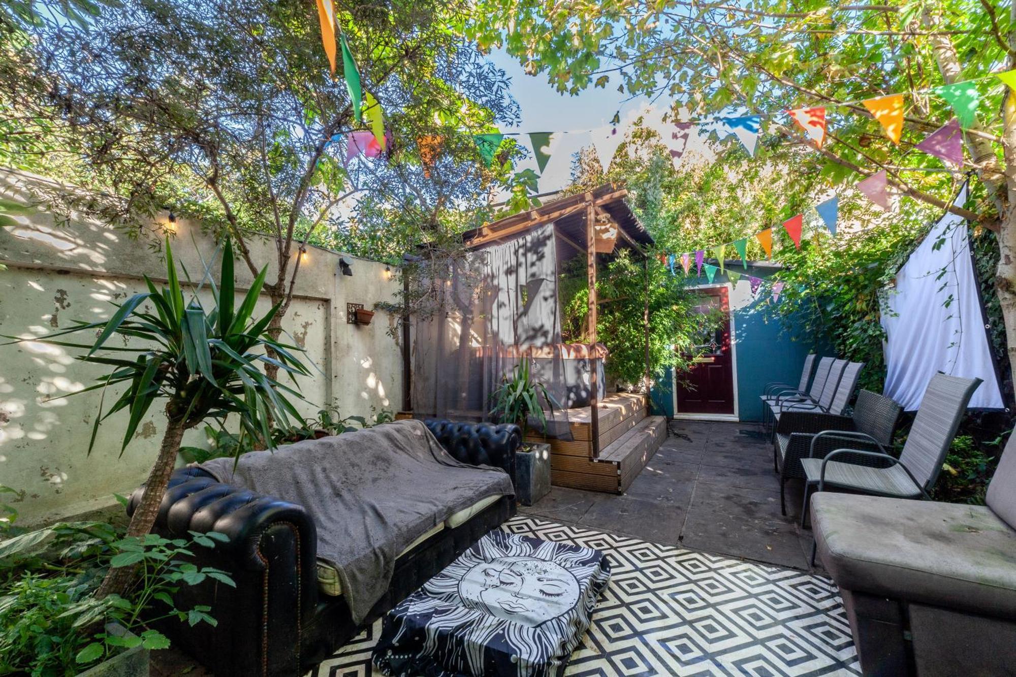 Double Room W/Projector & Garden Hot Tub Londres Extérieur photo