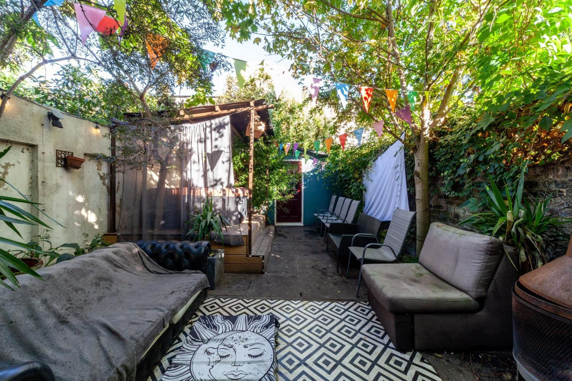Double Room W/Projector & Garden Hot Tub Londres Extérieur photo